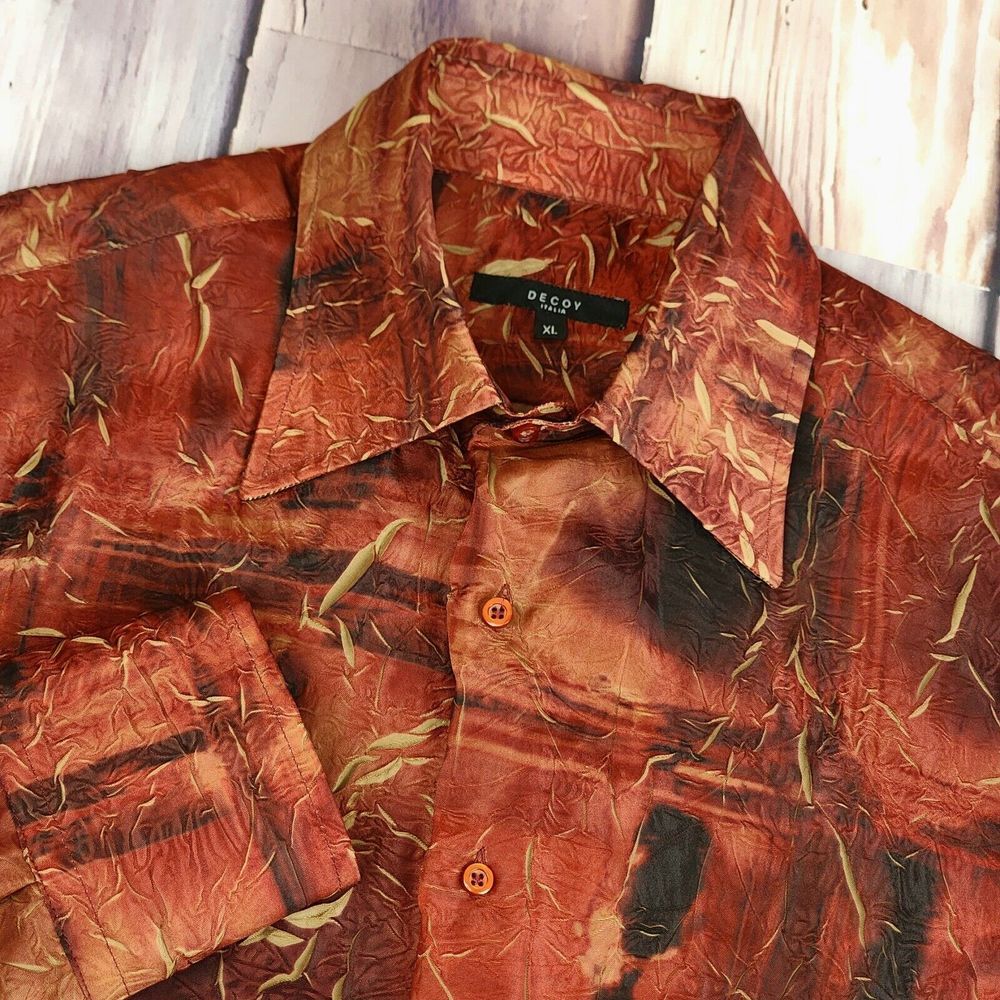 Decoy Italia Men's XL Button Up Textured Abstract Unique Red Black Shirt Design‎